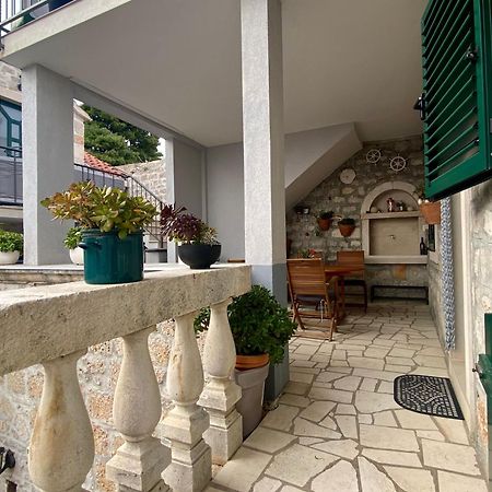 Apartment Simon - Old Stone Charm, Central Bol Life Bagian luar foto