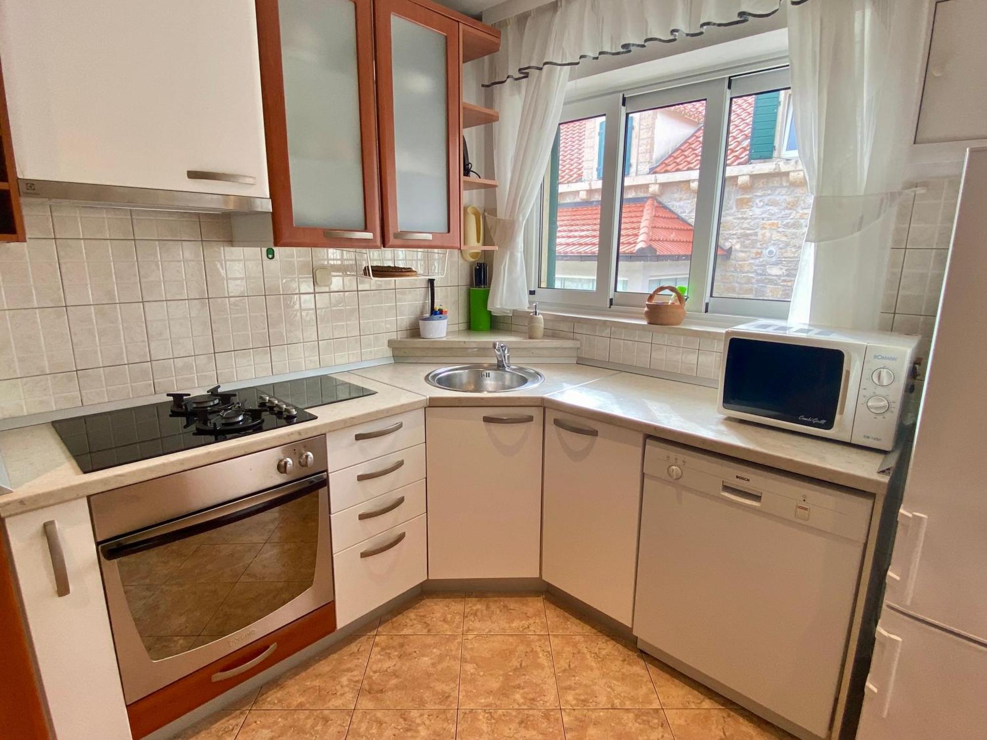 Apartment Simon - Old Stone Charm, Central Bol Life Bagian luar foto