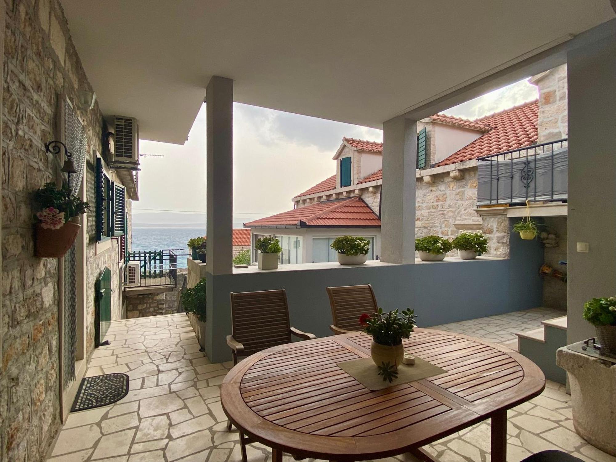 Apartment Simon - Old Stone Charm, Central Bol Life Bagian luar foto