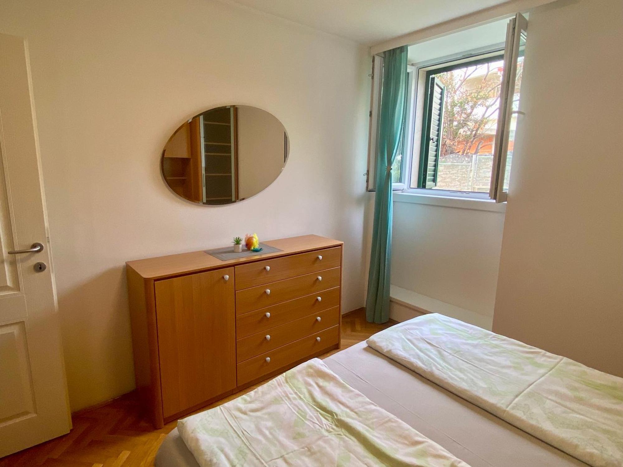 Apartment Simon - Old Stone Charm, Central Bol Life Bagian luar foto