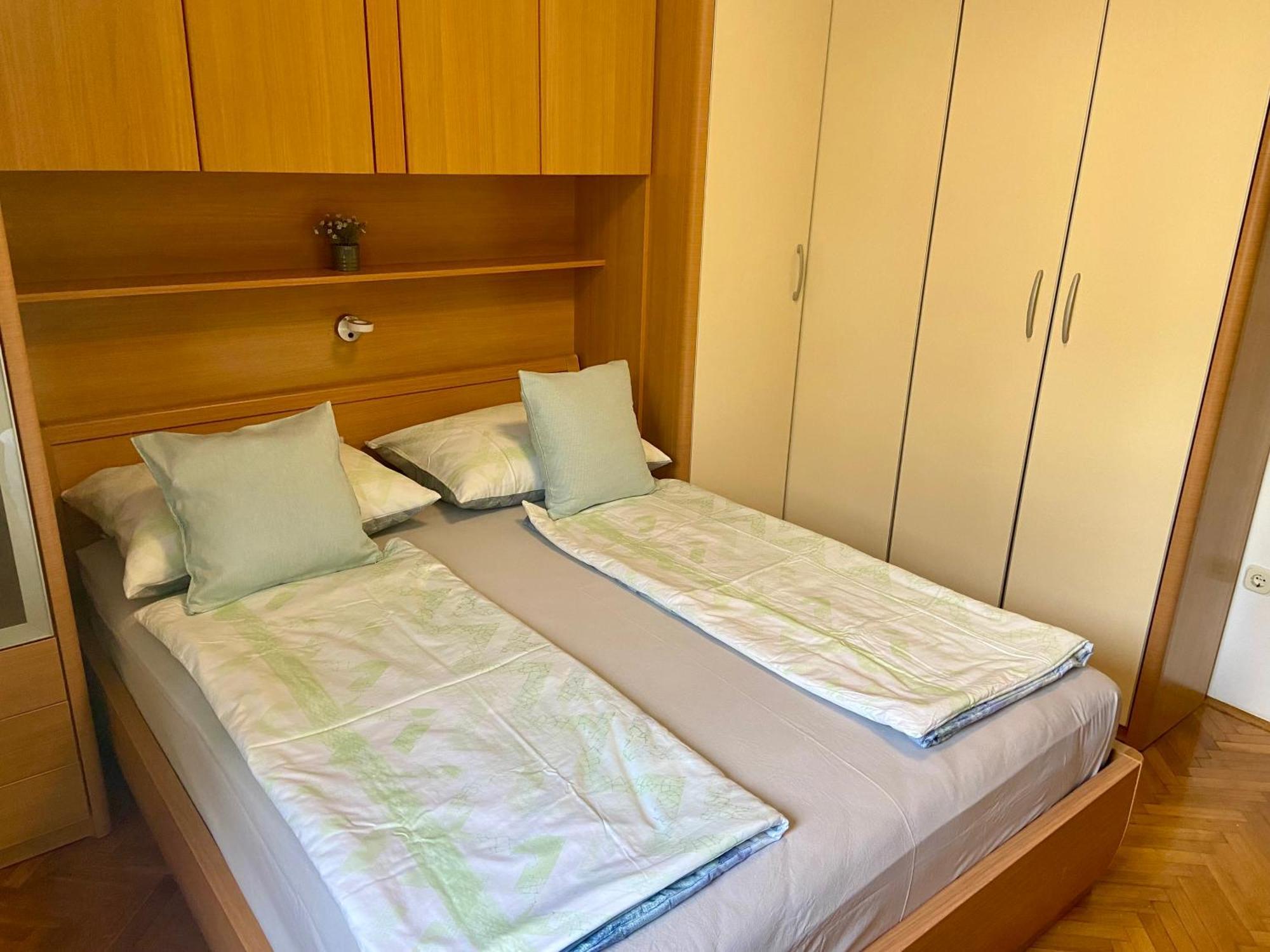 Apartment Simon - Old Stone Charm, Central Bol Life Bagian luar foto