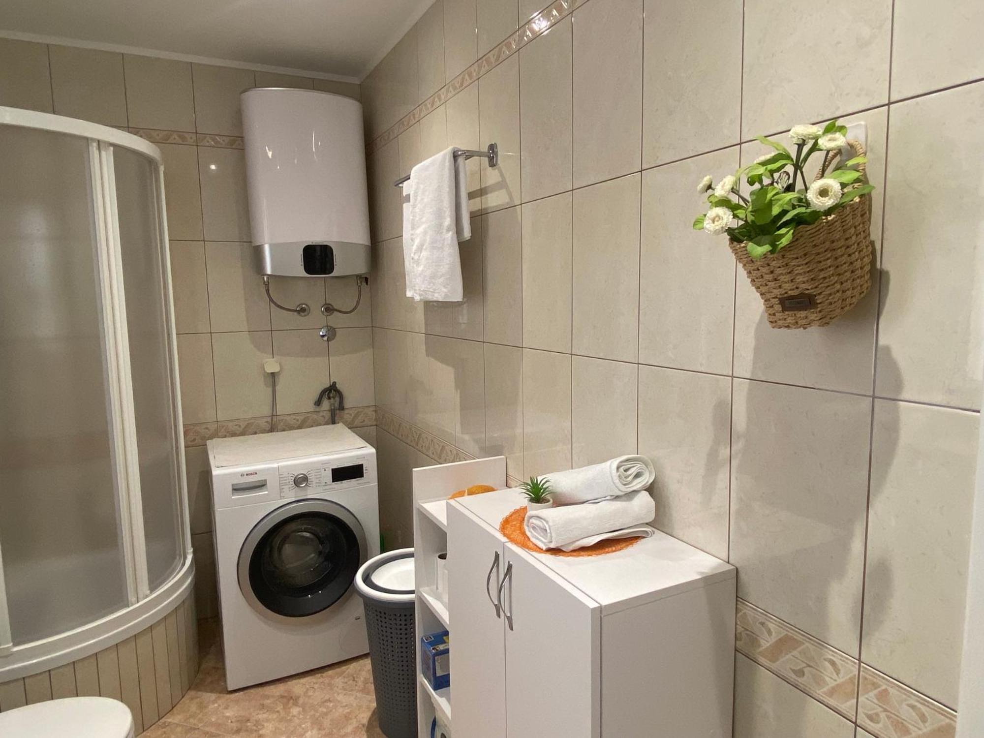 Apartment Simon - Old Stone Charm, Central Bol Life Bagian luar foto