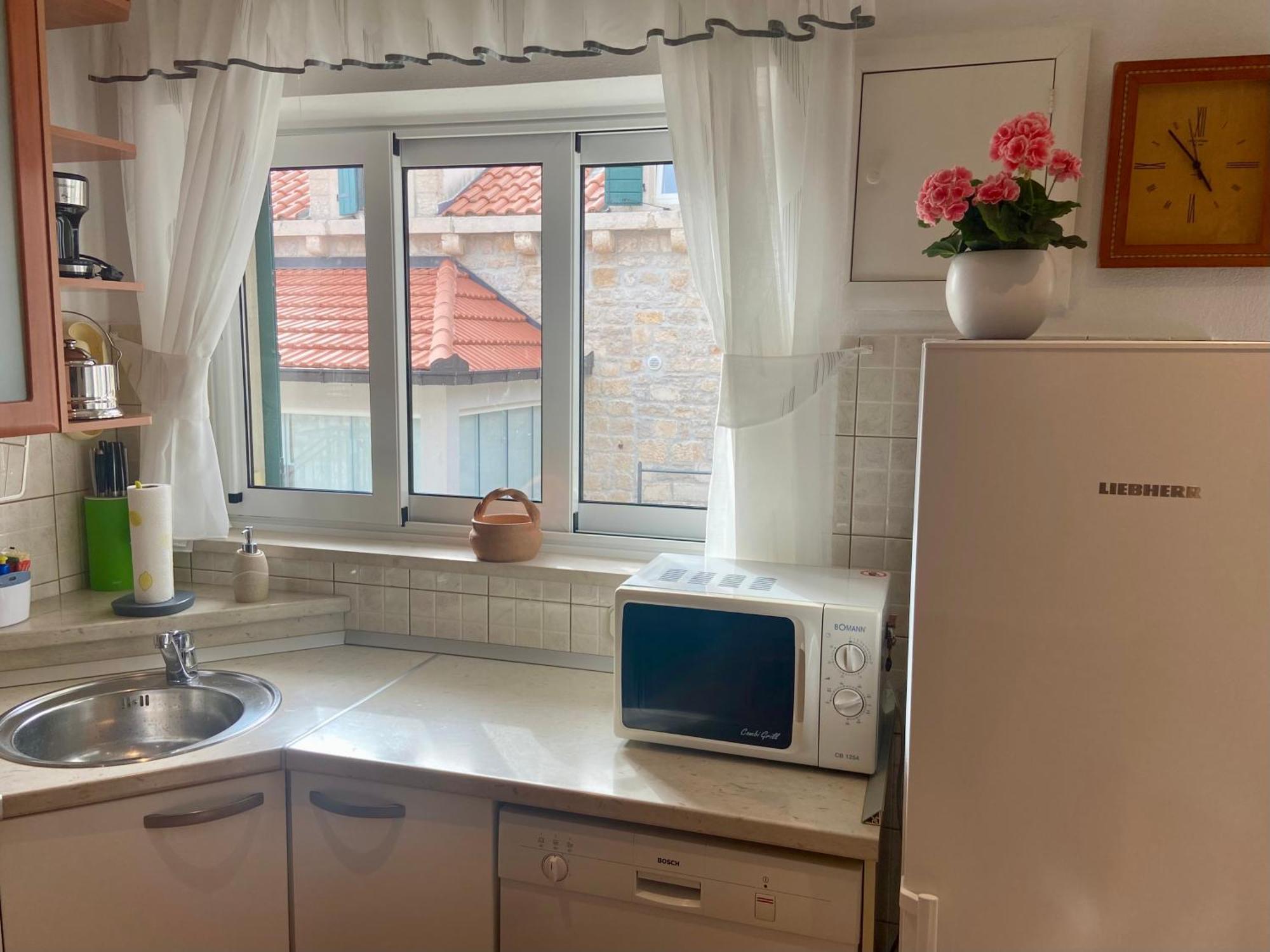 Apartment Simon - Old Stone Charm, Central Bol Life Bagian luar foto