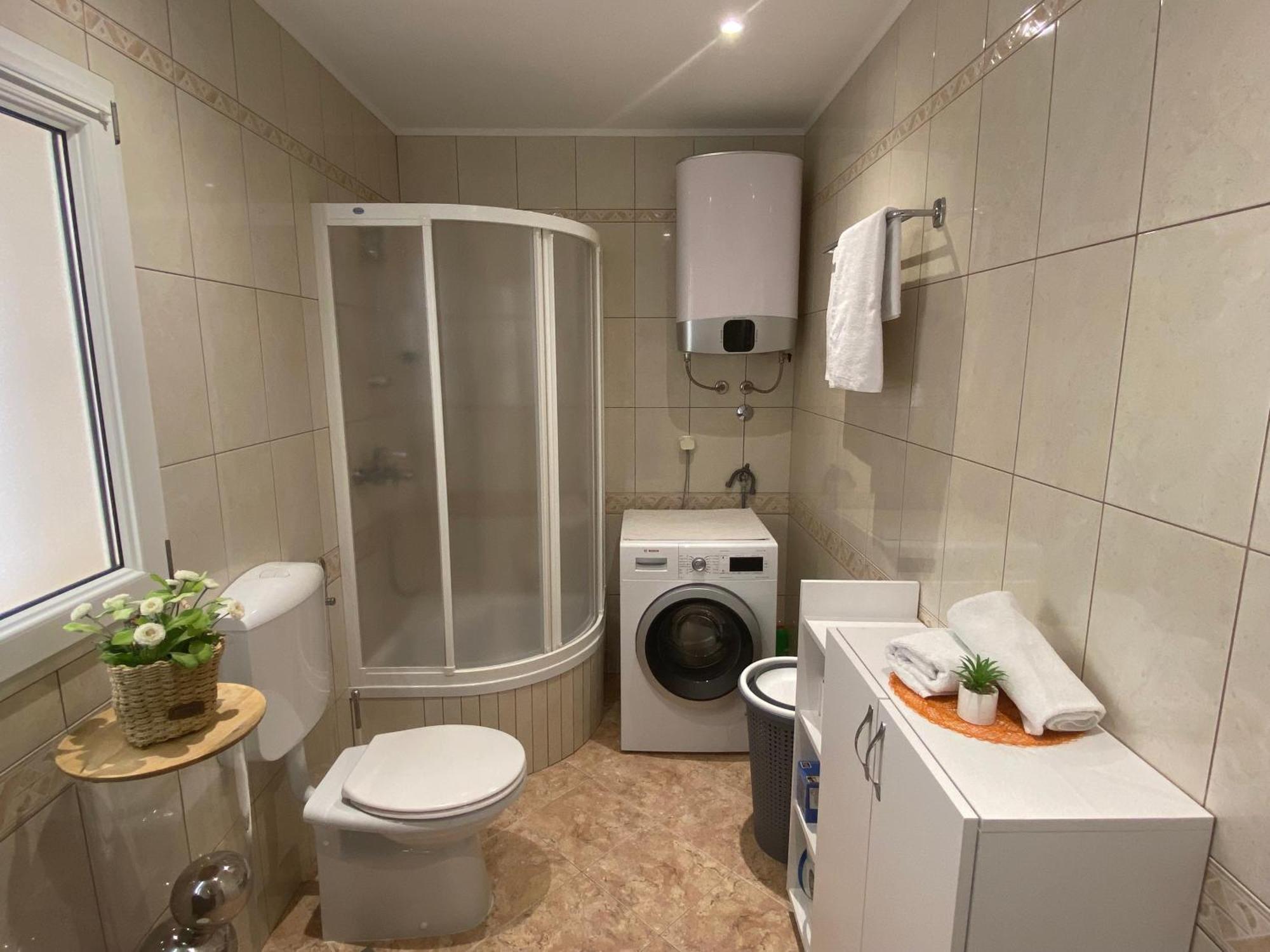 Apartment Simon - Old Stone Charm, Central Bol Life Bagian luar foto
